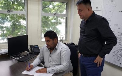 Alcaldía de Sopetrán firma convenio con Indeportes Antioquia para mejorar placa polideportiva del corregimiento de Córdoba