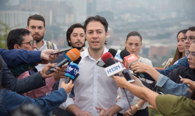 Alcalde Daniel Quintero toma medidas para mitigar la emergencia ambiental