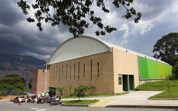 Atención a población vulnerable se extiende al Coliseo de Florencia