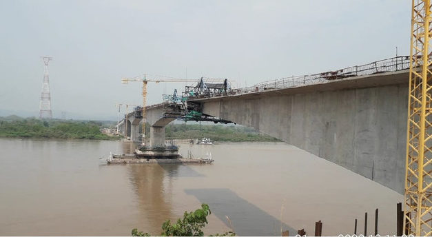 La construcción del puente que unirá a Cimitarra con Puerto Berrio, ya está en su fase final