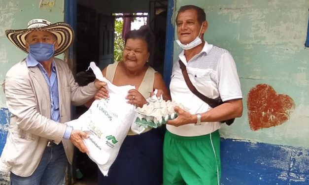 En Maceo se donan mercados a sus habitantes