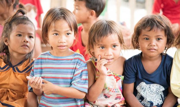 Caucasia se compromete con el cuidado de sus niños
