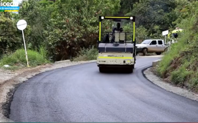 Pavimentan 6.5 kilómetros de vía en Caicedo