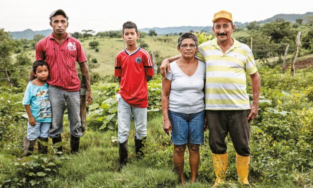 “Mis manos me enseñan” impacta a Necoclí