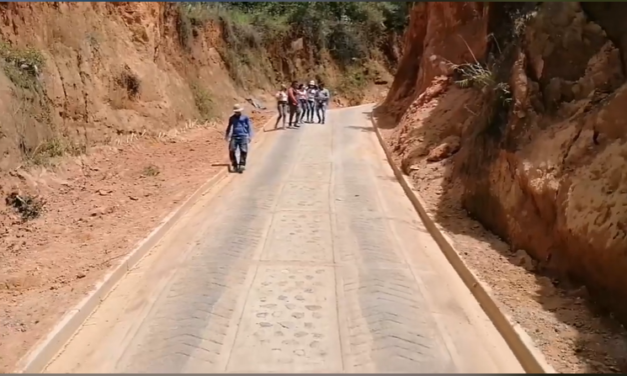 Barbosa construye placa huella para sus habitantes