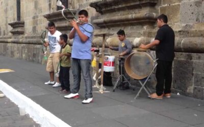 Música con materiales reciclables en San Vicente