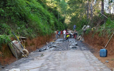 Mejoramiento de vías en Caracolí