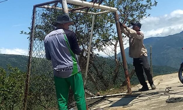 Mantenimiento de los escenarios deportivos en Uramita