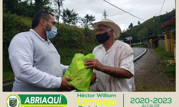 Reconocimiento a los campesinos en Abriaquí