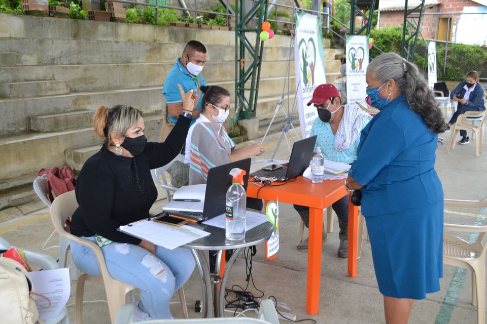 Primera oferta de servicios en La Honda, corregimiento de Liborina Primera oferta de servicios en La Honda, corregimiento de Liborina