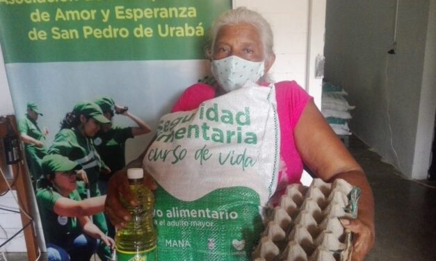 Entrega de kits alimentarios en San Pedro de Urabá
