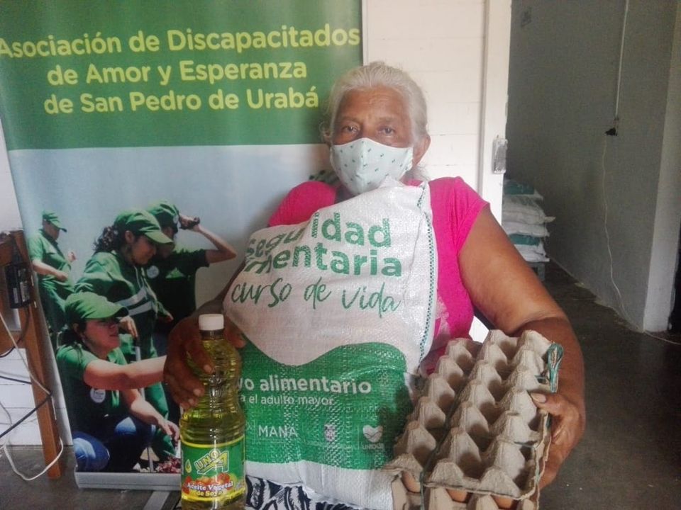 Entrega de kits alimentarios en San Pedro de Urabá Entrega de kits alimentarios en San Pedro de Urabá
