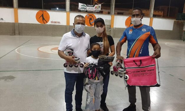 Entrega de implementos deportivos en Uramita