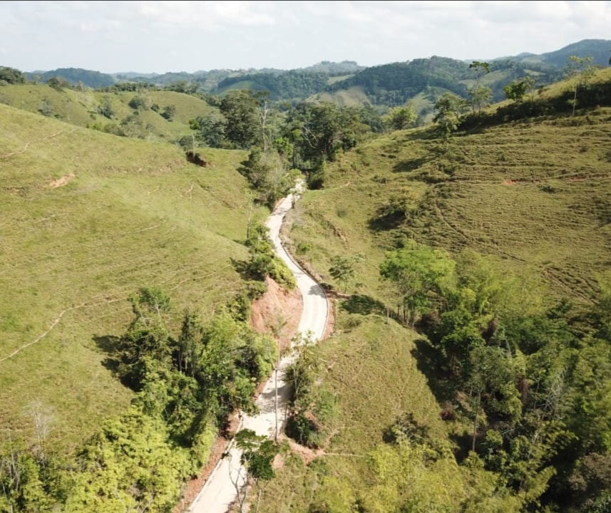 Pavimentación en las vías de Caracolí Pavimentación en las vías de Caracolí