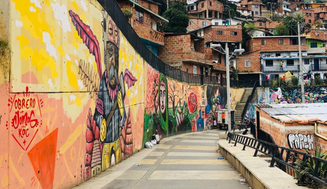 Modificación en el grafitour de la comuna 13 Modificación en el grafitour de la comuna 13