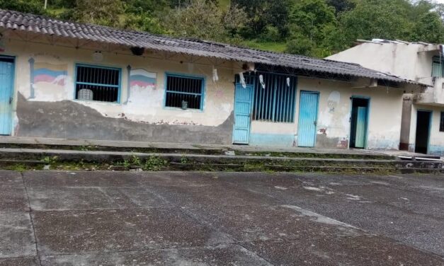 Cocorná reabre sede educativa rural