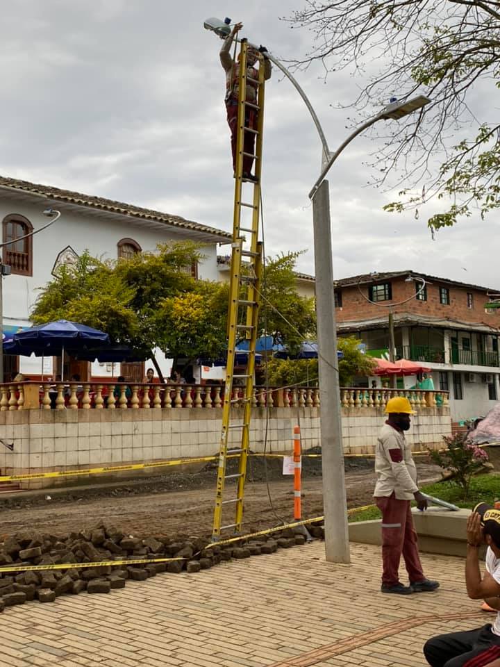 Luces nuevas para Frontino Luces nuevas para Frontino