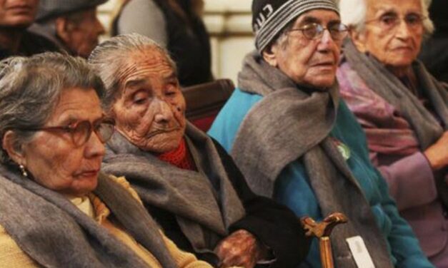 Líderes en pro de la protección de los adultos mayores