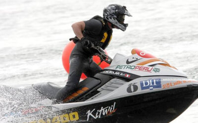 Carrera motonáutica en Puerto Triunfo