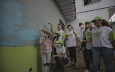 Venecia llena de color sus casas