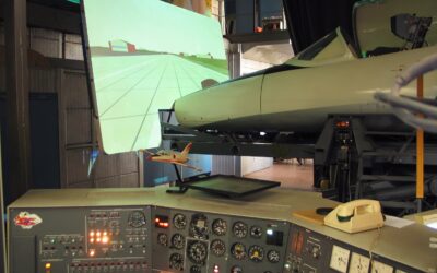 Seminario de cultura aeronáutica en Titiribí