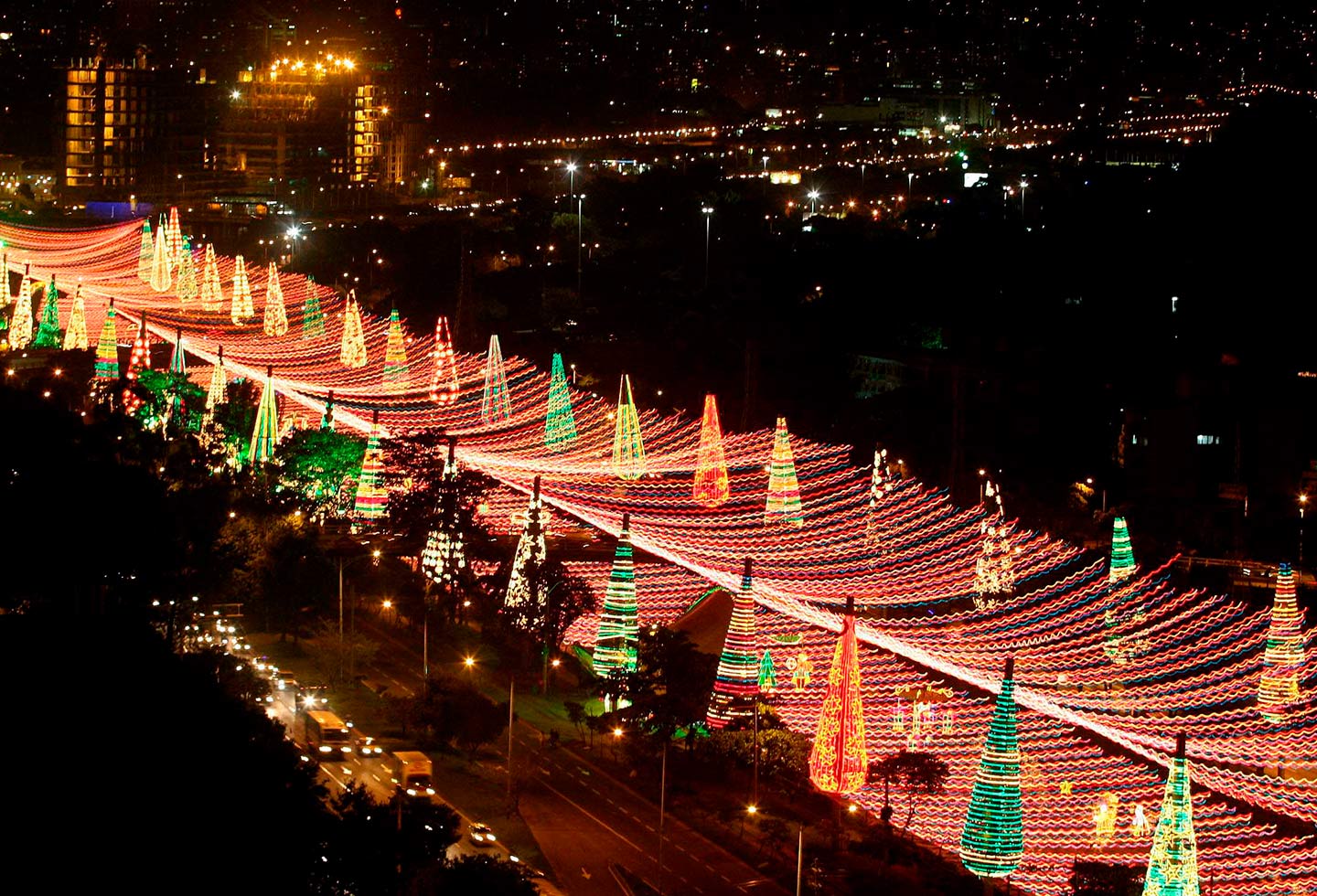 Medellín se prepara para encender los alumbrados Medellín se prepara para encender los alumbrados