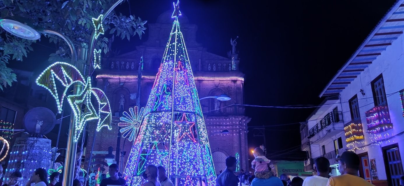Remedios encendió las luces el lunes 7 de diciembre Remedios encendió las luces el lunes 7 de diciembre