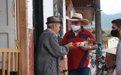 La Alcaldía de Carolina del Príncipe está compartiendo obsequios navideños a los habitantes