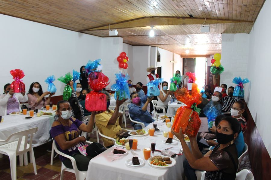 Angostura conmemora a las madres líderes de Familias en Acción Angostura conmemora a las madres líderes de Familias en Acción
