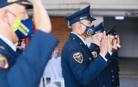 En Medellín se graduaron los primeros técnicos como Bomberos
