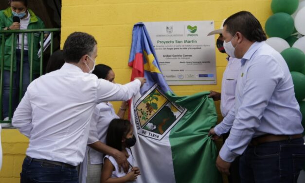 Tarso recibió obras de manos de la gobernación