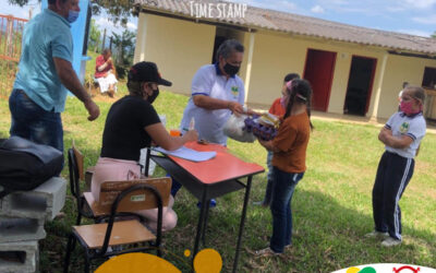 Yolombó entrega suplementos alimentarios a los estudiantes