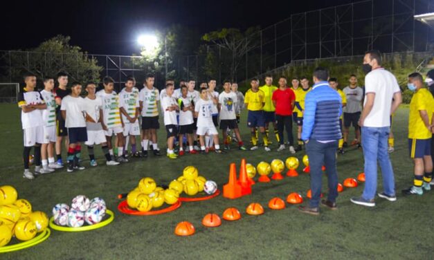 La alcaldía de Anorí entrega dotación de implementos deportivos