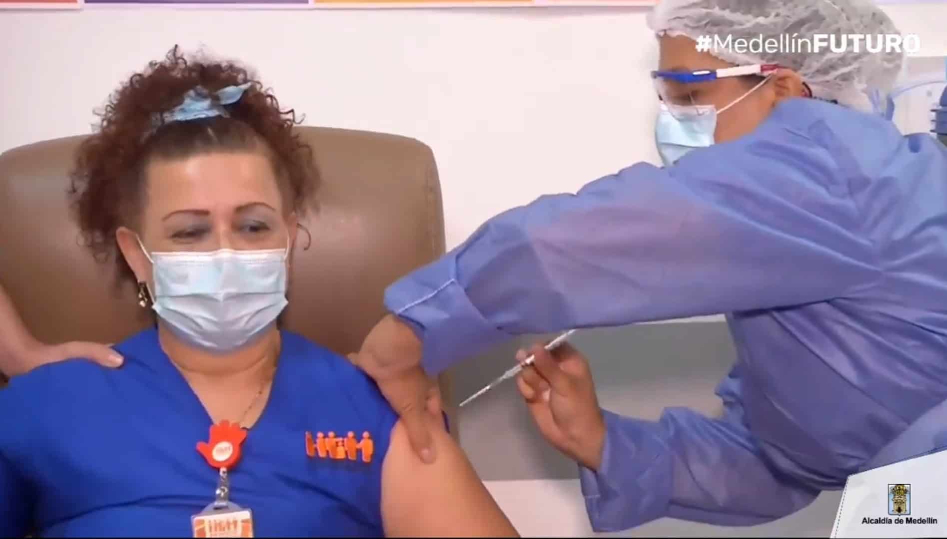 Inicia la vacunación en Medellín Inicia la vacunación en Medellín