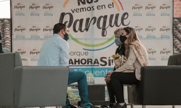 El alcalde de Girardota conversa con la gente