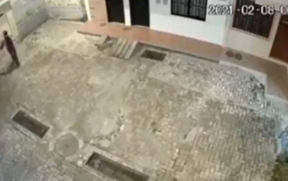 En El Carmen de Viboral una mujer se lanzó de un segundo piso para evitar ser agredida