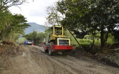 Mantenimiento en la vía Anorí-Campamento