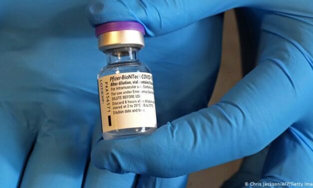 En Medellín han sido vacunadas 11.922 personas contra el COVID-19