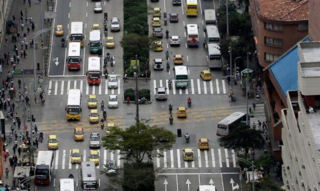 El flujo vehicular de Medellín está por debajo del 14%