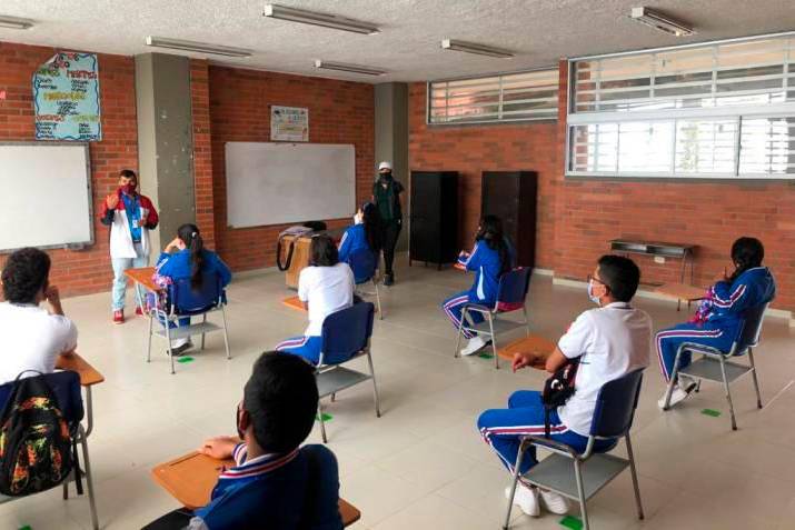 El 66.8% de los colegios en Medellín están en el modelo de alternancia El 66.8% de los colegios en Medellín están en el modelo de alternancia