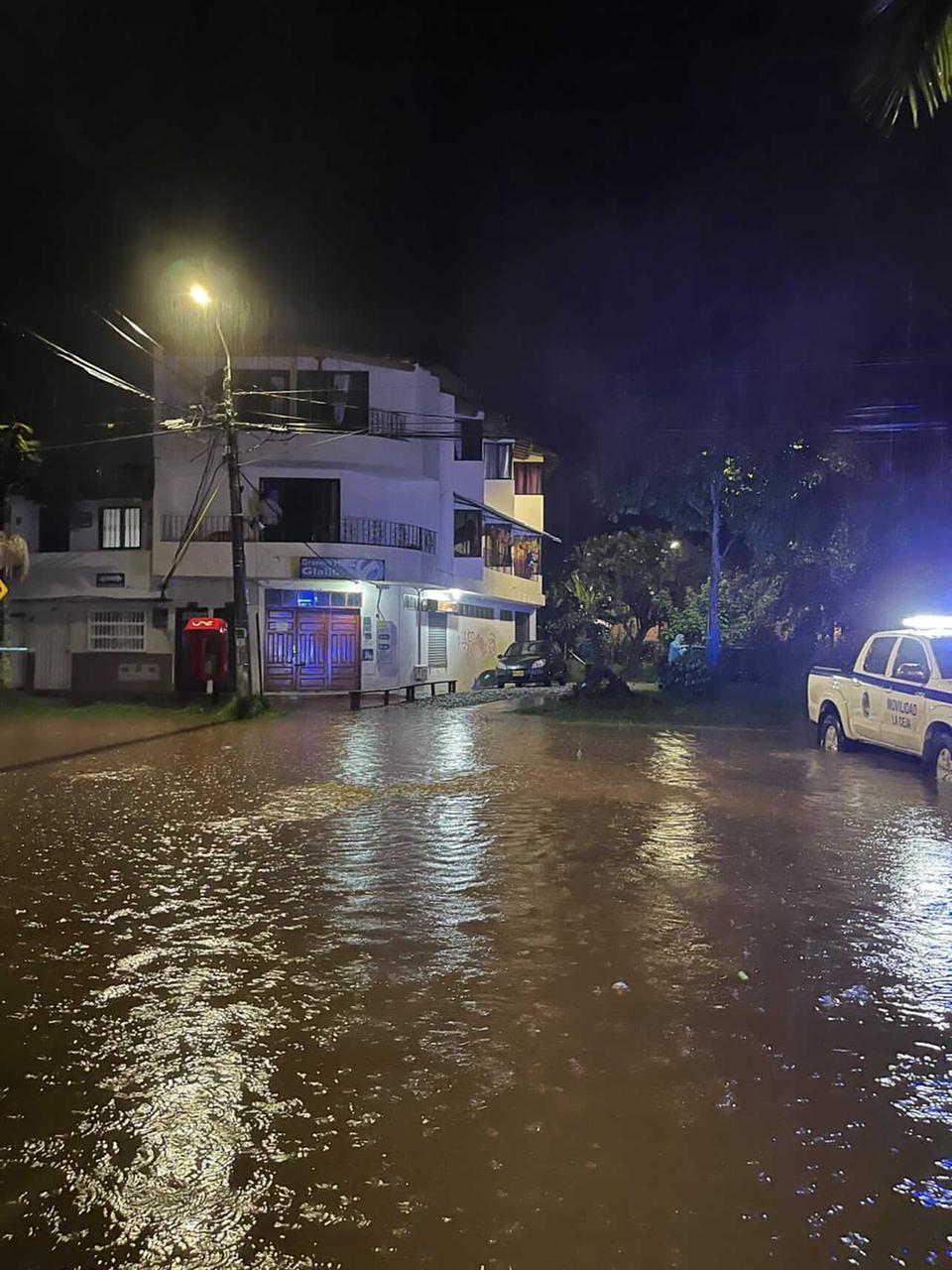 Inundaciones en diferentes sectores de La Ceja por las fuertes lluvias Inundaciones en diferentes sectores de La Ceja por las fuertes lluvias