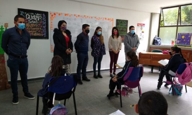 La Ministra de Educación conoció el modelo de alternancia en Rionegro