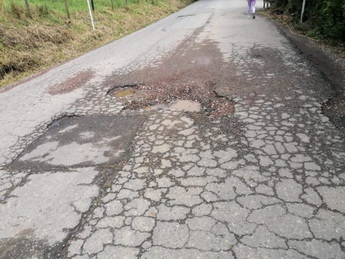 Deterioro en vías de Rionegro Deterioro en vías de Rionegro