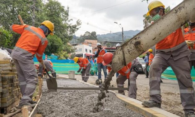 Alcaldía invierte $12.800 millones en nuevos andenes para Medellín
