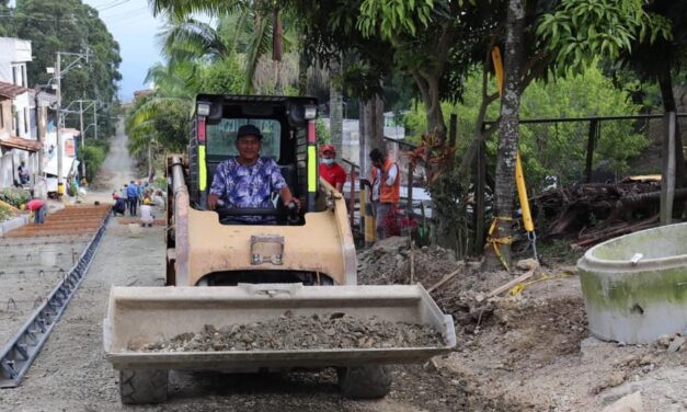Avanza la pavimentación en Fredonia