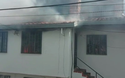 En zona urbana de San Vicente de Ferrer se presentó un fuerte incendio