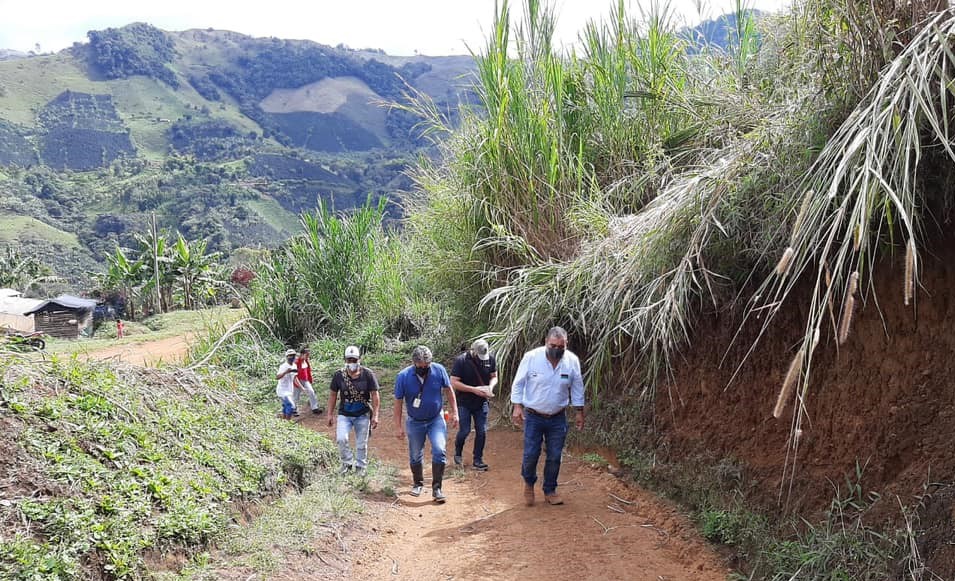 Mas mejoras de vías en Pueblorrico y Andes