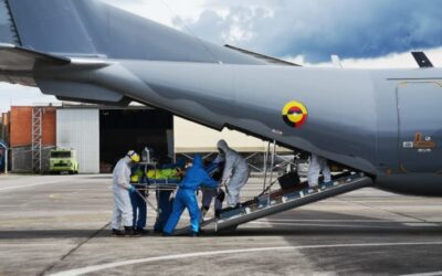 La Fuerza Aérea sigue trasladando pacientes con COVID-19 a otras ciudades del país
