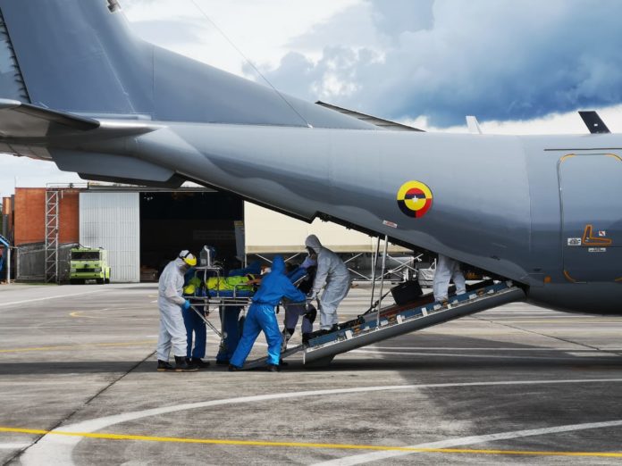 La Fuerza Área sigue trasladando pacientes con COVID-19 a otras ciudades del país La Fuerza Área sigue trasladando pacientes con COVID-19 a otras ciudades del país