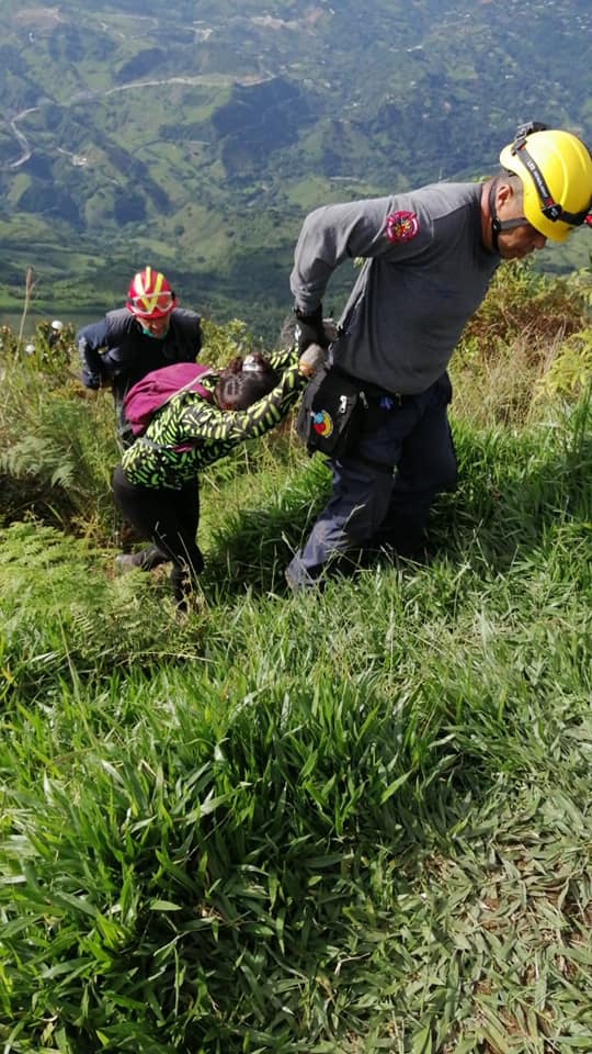 Rescataron turistas en el Cerro Tusa